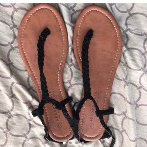 These are Aeropostale sandals size 9